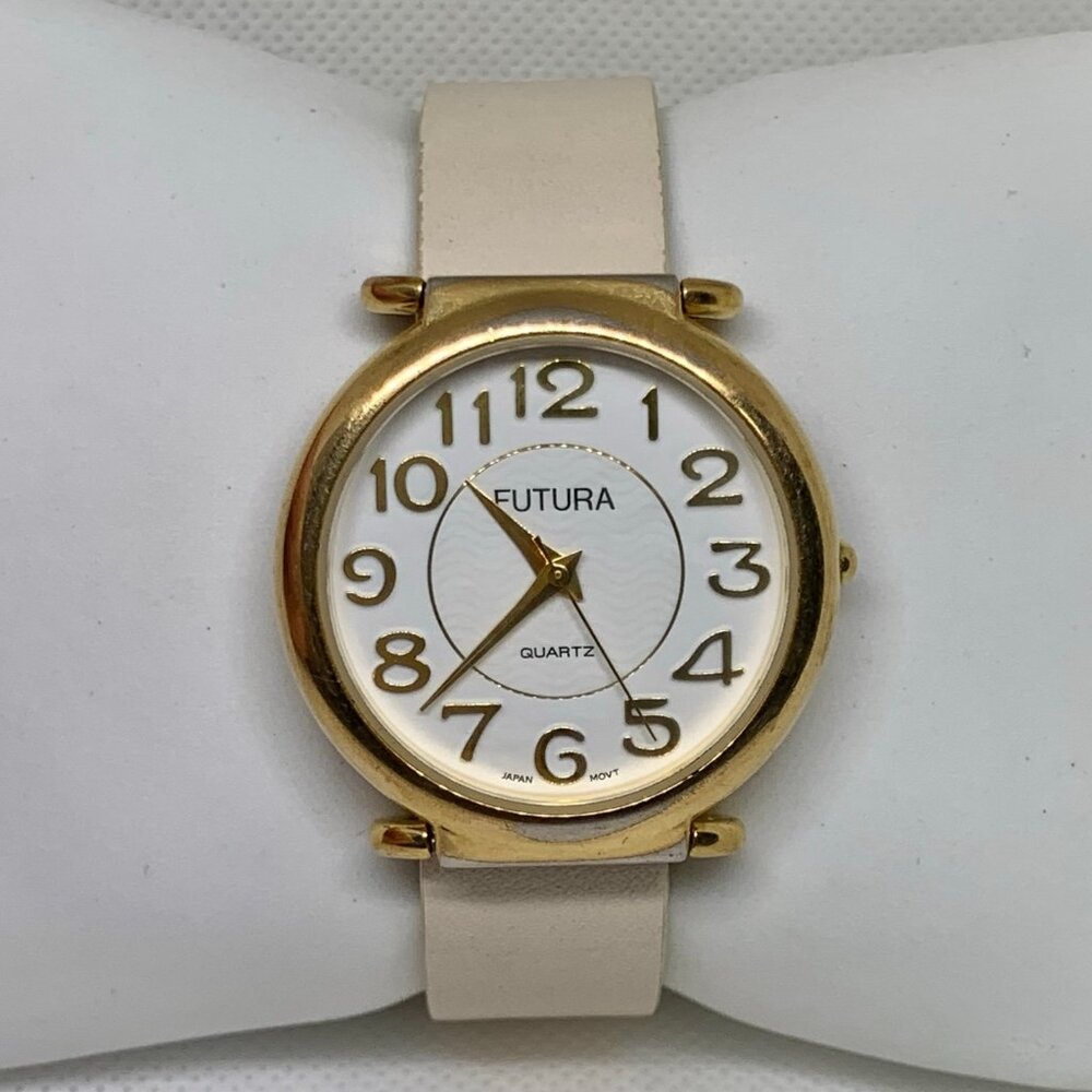 Futura gold tone white dial women wrist watch 35mm case quartz analog running